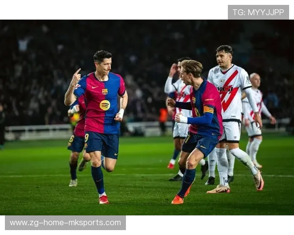 莱万点球稳稳罚进重燃斗志