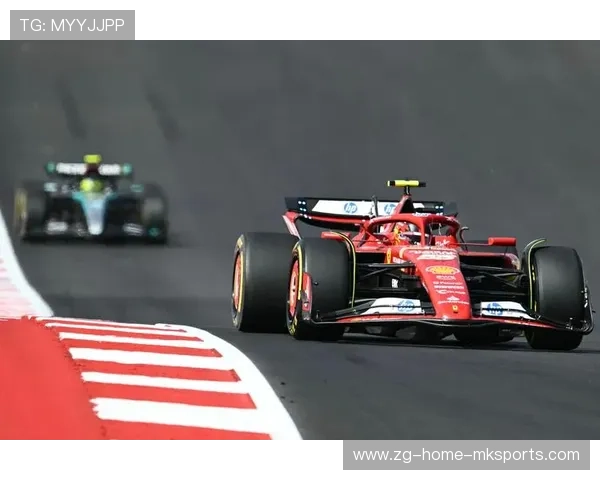 赛车高速直道冲刺太刺激，带你体验极速之旅！